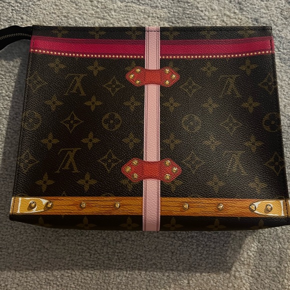 Brand New Limited Edition Louis Vuitton Pouch Clutch 26 - Picture 3 of 8